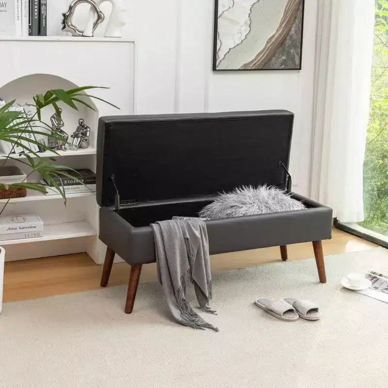 Panca contenitore rettangolare con gambe in legno e rivestimento in pelle sintetica