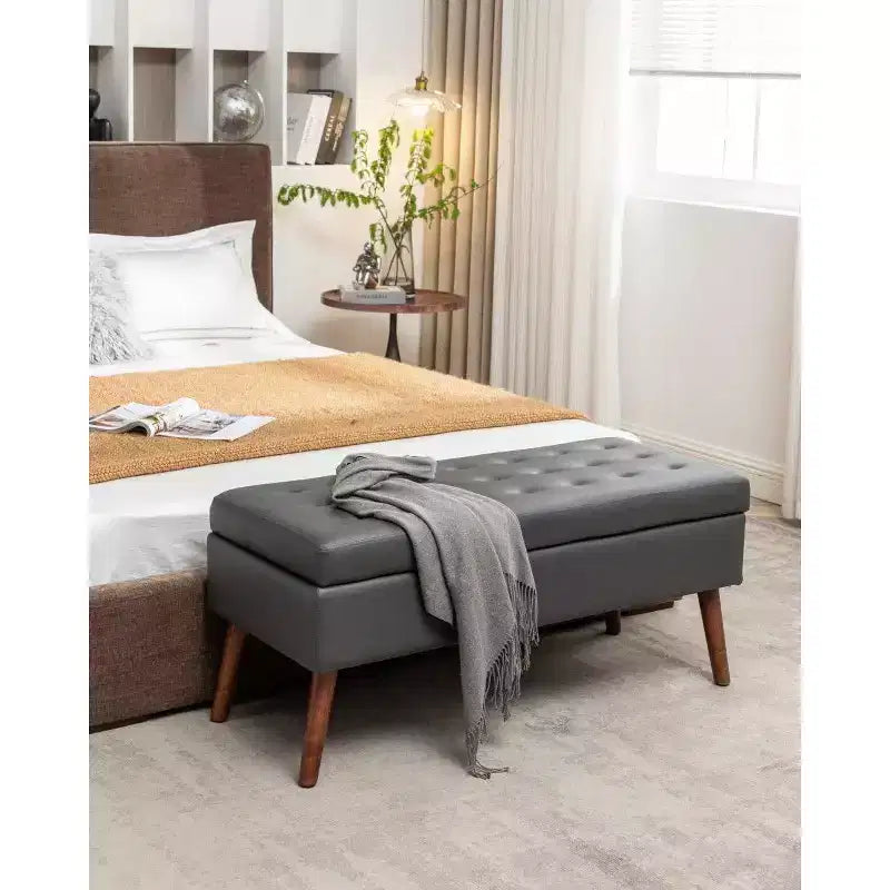 Panca contenitore rettangolare con gambe in legno e rivestimento in pelle sintetica