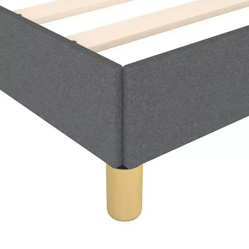 Struttura letto king size in tessuto grigio, non necessita di rete a molle
