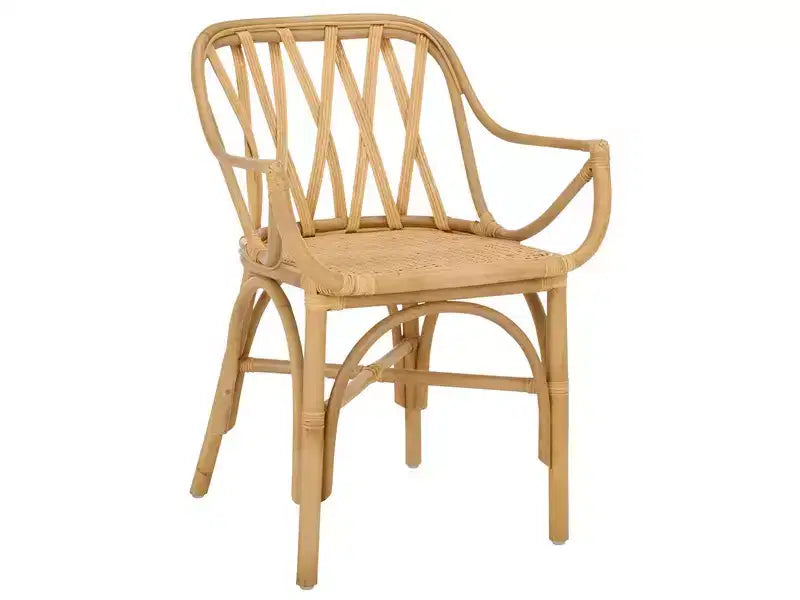 Poltroncina con accenti in rattan e schienale intrecciato naturale