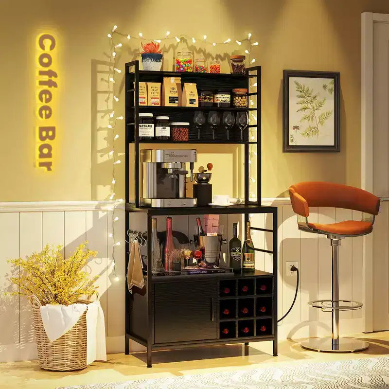Mobile da cucina Baker da 67" con presa di corrente, Armadietto da caffè con ganci a forma di S