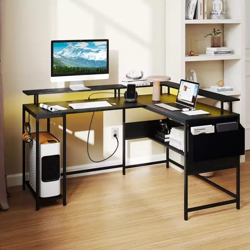 Scrivania da Gaming a L con Luci LED, Prese Elettriche, Supporto Monitor e Borsa Contenitore in Tessuto