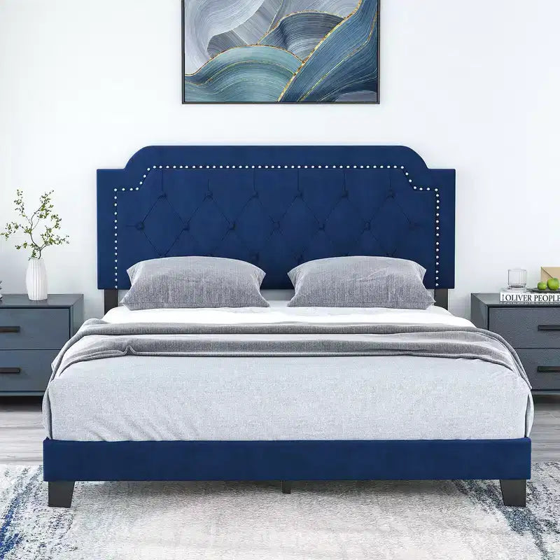 Letto matrimoniale Queen Size in velluto con testiera capitonné e borchie, 85.5"L x 64.5"P x 45.5"H