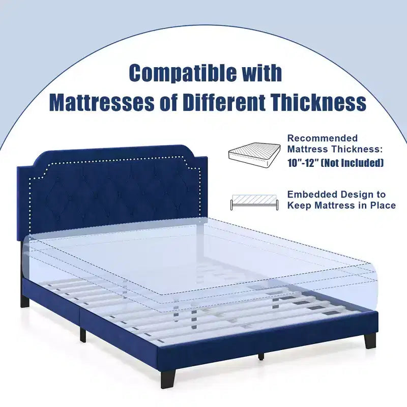 Letto matrimoniale Queen Size in velluto con testiera capitonné e borchie, 85.5"L x 64.5"P x 45.5"H